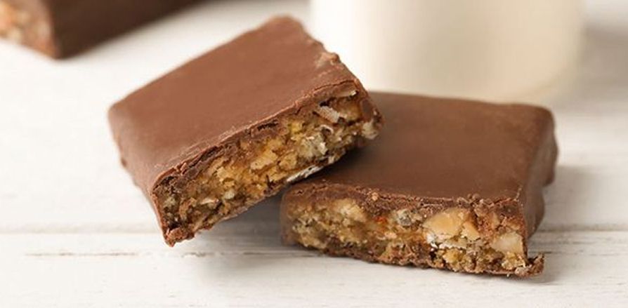 Protein Bar là gì ? Review 5 Protein Bar bán chạy nhất trên thị trường 2 Protein Bar là gì ? loại nào dùng tốt nhất? Kiến Thức Thể Thao sẽ giúp bạn giải đáo thắc mắc qua chi tiết bài viết Protein Bar là gì ? Review 5 Protein Bar... Edit Snippet