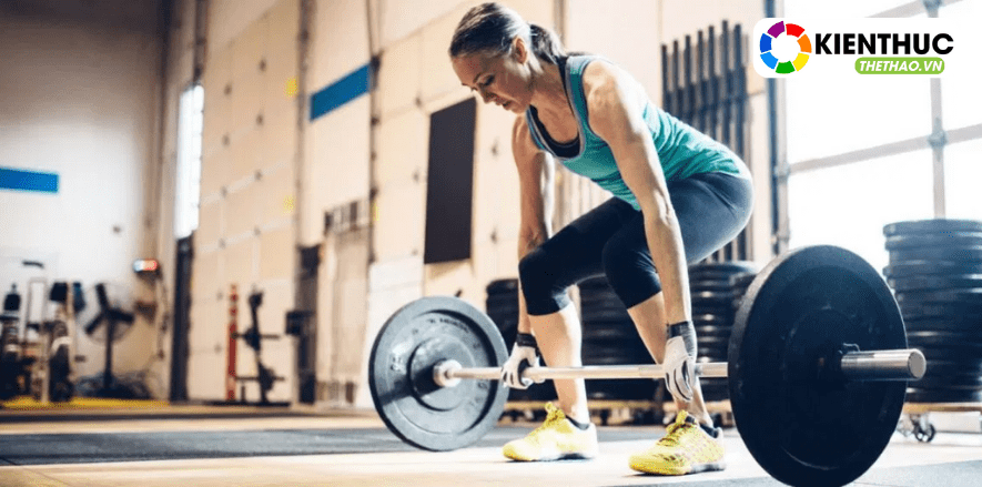 Là người tập luyện thể hình có lẽ Deadlift -là bài tập không thể thiếu trong lịch tập của mỗi gymer. Bài tập Deadlift mang lại những lợi ích gì cho người tập?