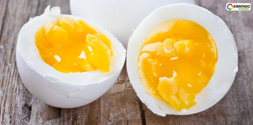1 quả trứng gà bao nhiêu calo? Trứng sống, trứng luộc, rán và ốp la có khác nhau ?